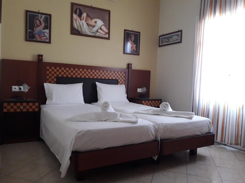 Parthenon Hotel Chora  Buitenkant foto